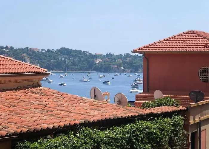 Villefranche Sur Mer, Bel Appartement, Vue Mer