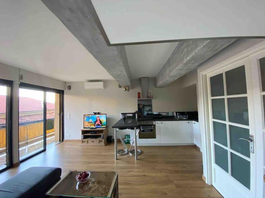 Sur Mer, Bel Appartement, Vue